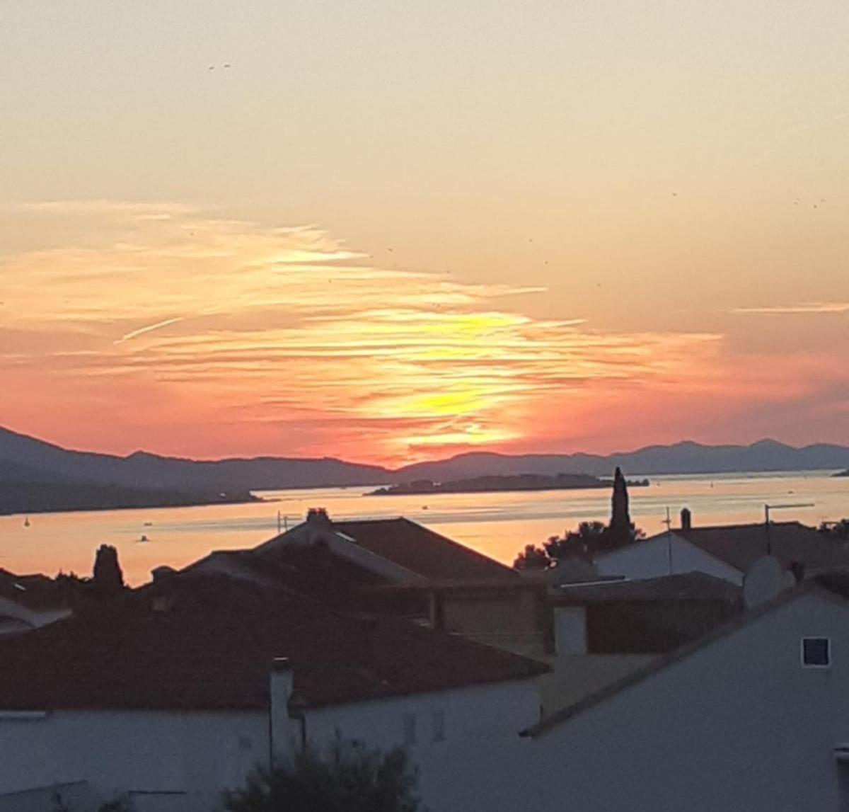 Anna Daire Biograd Na Moru Dış mekan fotoğraf