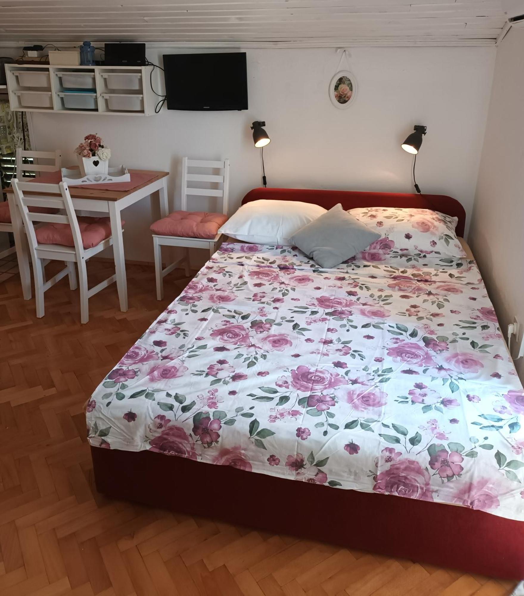 Anna Daire Biograd Na Moru Dış mekan fotoğraf